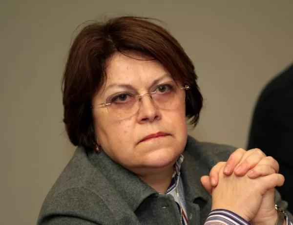 Дончева иска закриване на КОНПИ, не се съгласи с маневрата на ГЕРБ за лекарствата