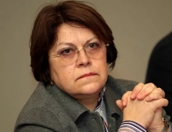 Дончева: В политическата сфера неграмотните отиват към още по-неграмотни