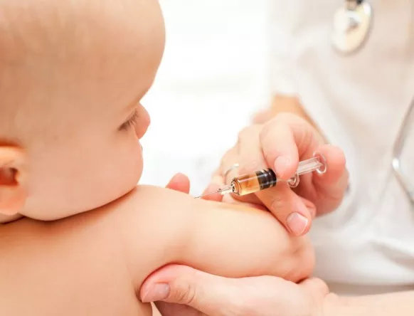 Проучване откри необявени замърсявания в едни от най-използваните ваксини