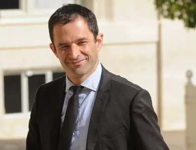Беноа Амон официално е издигнат за кандидат-президент на Франция