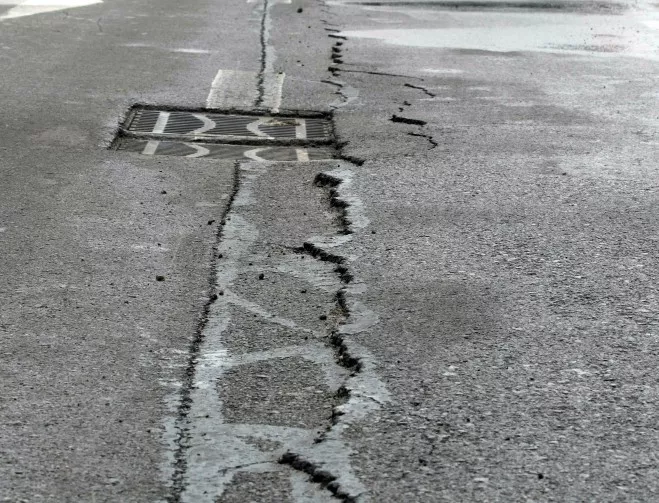 Резултатът след ремонт за над 20 млн. лева - "Цариградско шосе" е осеяно с пукнатини