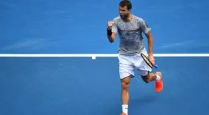 {{ otherArticle[0].article.title }}