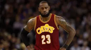 ЛеБрон Джеймс е бесен: Имаме нужда от ш**ан плеймейкър