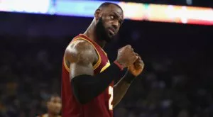 Леброн Джеймс с трипъл-дабъл при разгромен успех на Кливланд (ВИДЕО)