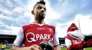 {{ otherArticle[0].article.title }}