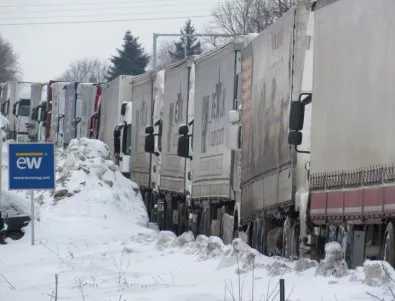 Блокадата на гръцко-македонската граница пренасочва камионите с горива и стоки през България