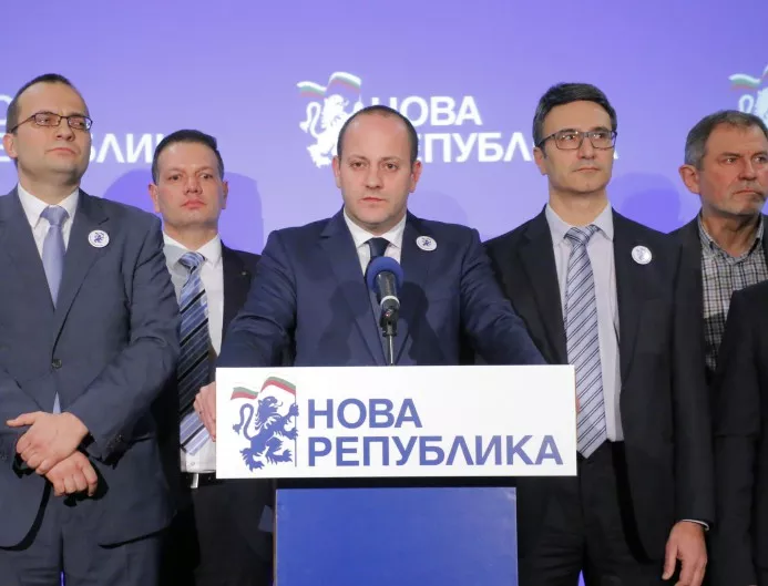 "Нова Република" е "за" дясно обединение, но без Радан Кънев и Кунева