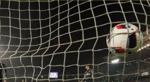 Нигерийски бързак вкара смайващ гол, след като си даде сам пас