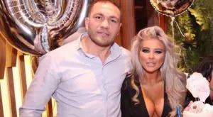 {{ otherArticle[0].article.title }}