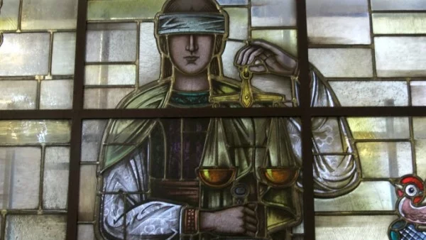 В България е учреден Върховен административен съд