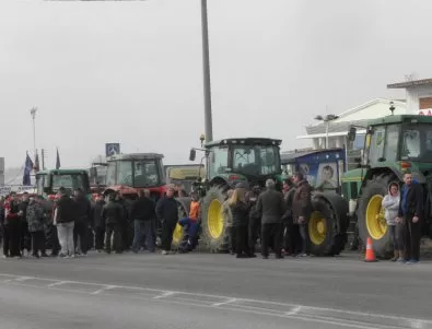 Малкото протестиращи гръцки фермери днес се отказаха да блокират българската граница