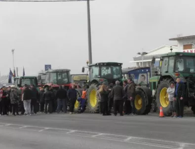Стачкуващи фермери ще блокират пътища в Гърция