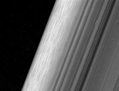 NASA публикува уникални снимки от пръстените на Сатурн (СНИМКИ)