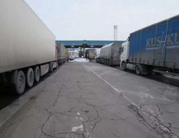 15-километрова опашка от камиони има на "Капитан Андреево"
