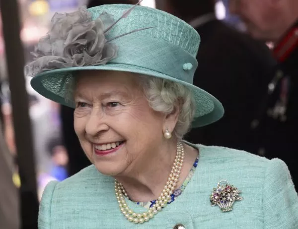 Кралицата подписа закона, позволяващ начало на Brexit