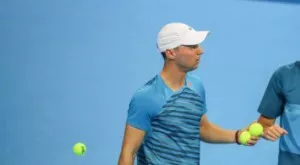 Кузманов отпадна още в първия кръг на турнира в София