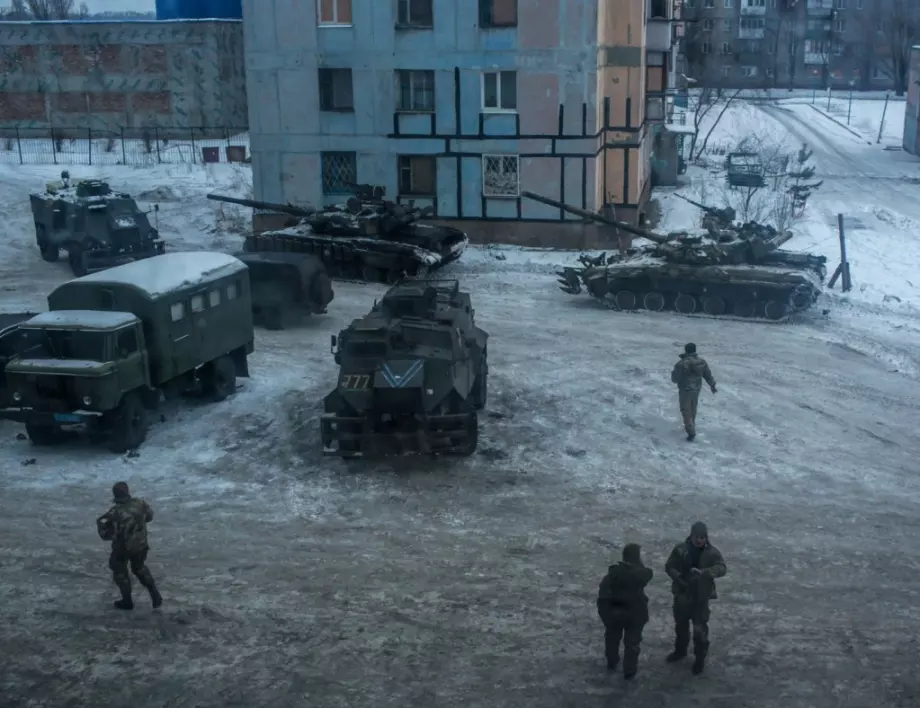 Зеленски изпрати танкове в Донбас, ДНР отговори с артилерия