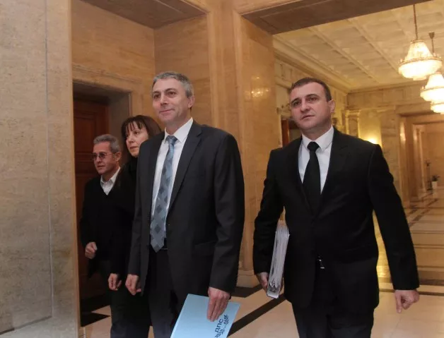 ДПС допуска възможност за още едни избори тази година, Пеевски бил "желана номинация" за депутат