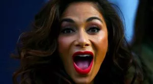 Горещо! Никол се разсъблече преди финала на Гришо (СНИМКИ)