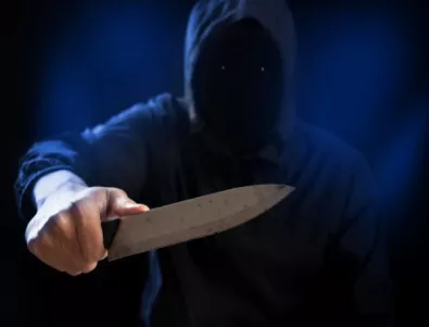 Мъж нападна хора с нож в църква в Бирмингам