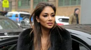 Ослепителната Шерцингер отново смая феновете си (ВИДЕО)