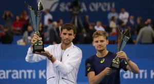 {{ otherArticle[0].article.title }}