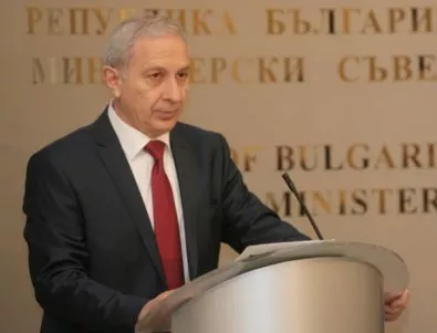 Герджиков: Този, който не може да си напише името на български език, за какво гласува?
