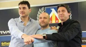 {{ otherArticle[0].article.title }}