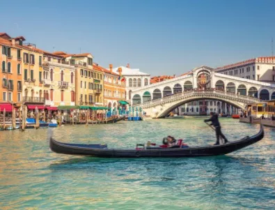 Венеция въвежда глоби за непристойно поведение от страна на туристите