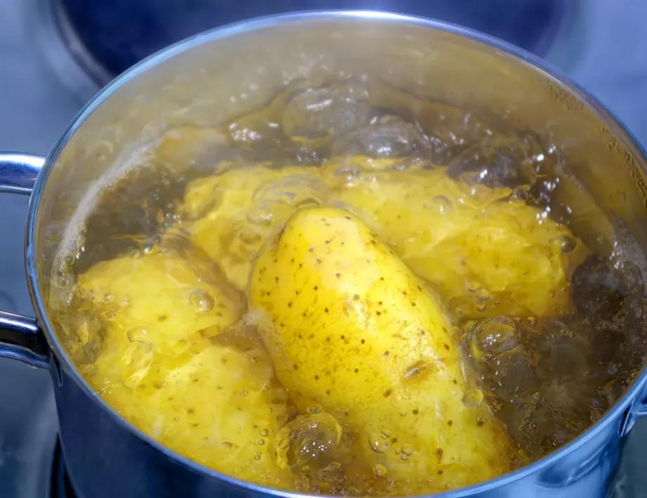 Как да обелим варен картоф за 1 секунда, без да се опарим? (ВИДЕО)