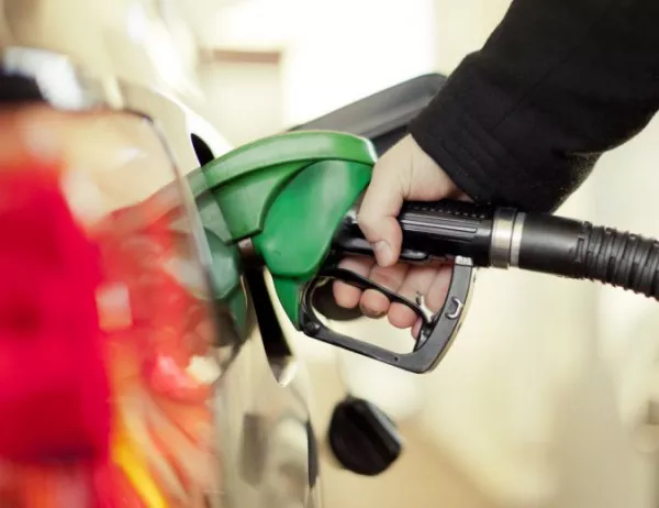 Цената на бензина и дизела не помръдва, въпреки голямото вълнение на петролните пазари