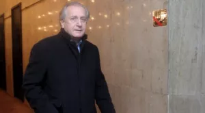 {{ otherArticle[0].article.title }}