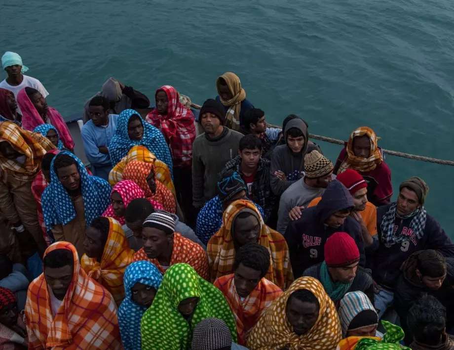120 мигранти днес са прекосили Средиземно море, за да стигнат до Италия