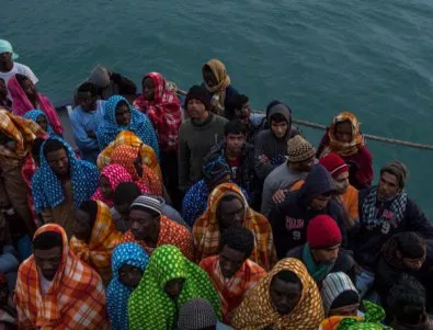 Все повече мигранти преминават през Средиземно море към Европа