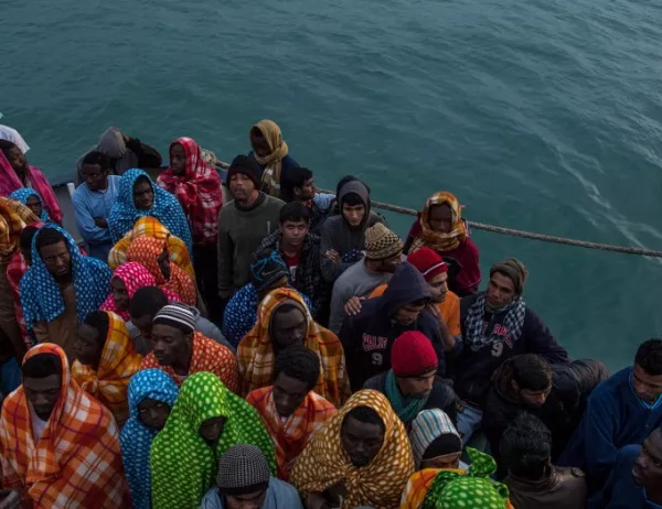 Три пъти повече мигранти са пристигнали в Испания за година