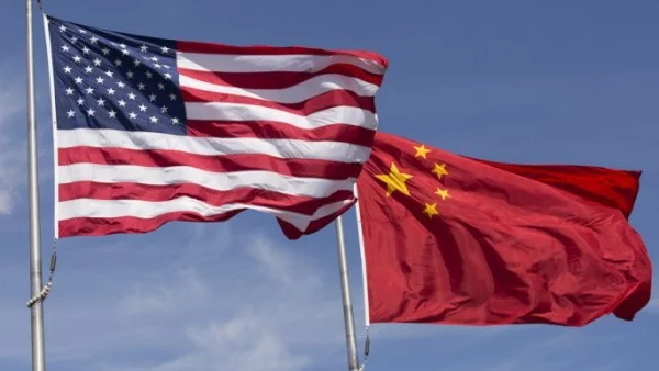 Самолети, играчки и туризъм: От какво се състои търговията между САЩ и Китай? 