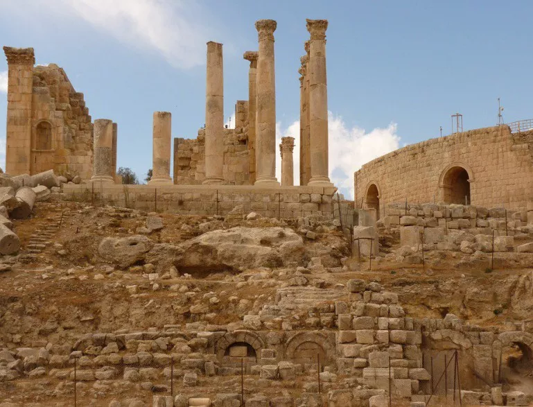Храмът на Артемида в Ефес е изоставен на милостта на природата