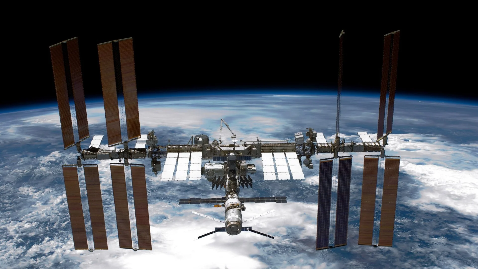 Преди 25 години официално заработи Международната космическа станция (ВИДЕО)