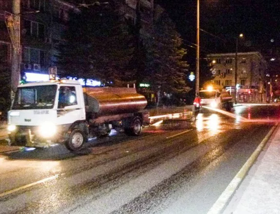 Чистенето на улиците в Бургас продължава - вижте кога и къде