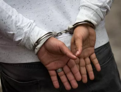 Арестуваха 14-годишен за побой и грабеж на възрастен мъж