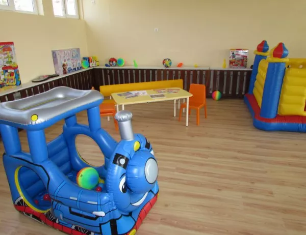 От ВМРО искат проверка заради скандално тържество в детска градина (ВИДЕО)