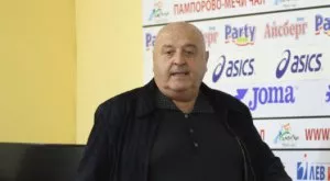 Венци Стефанов: Знам със сигурност, че Спас Русев не иска да чуе за футбол в момента