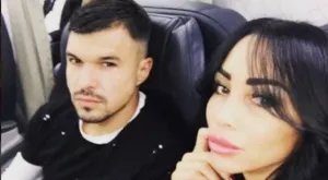 {{ otherArticle[0].article.title }}