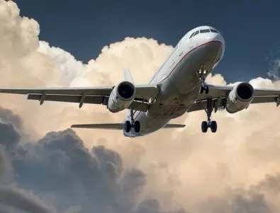 САЩ започват разследване на проблеми с двигателя на Boeing 777 