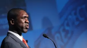 Кларънс Зеедорф стана мюсюлманин заради жена