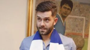 {{ otherArticle[0].article.title }}