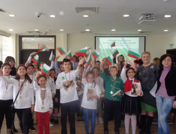 Честванията на Националния празник в Бургас започнаха днес с викторината "Аз съм българче"