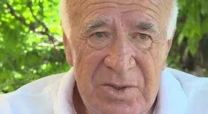 {{ otherArticle[0].article.title }}