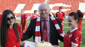 {{ otherArticle[0].article.title }}