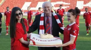 {{ otherArticle[0].article.title }}